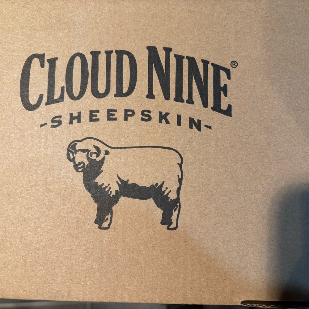 Cloud Nine Sheepskin Women's Slippers - Tan